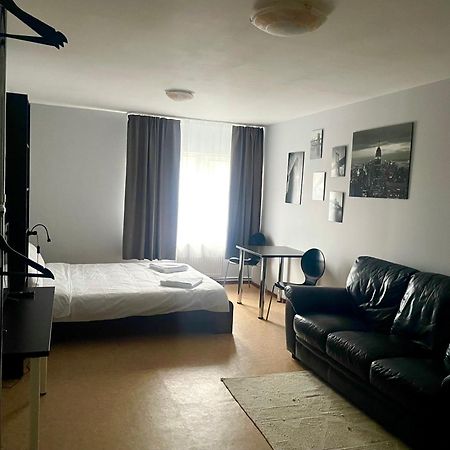 Central Hostel يلغافا المظهر الخارجي الصورة