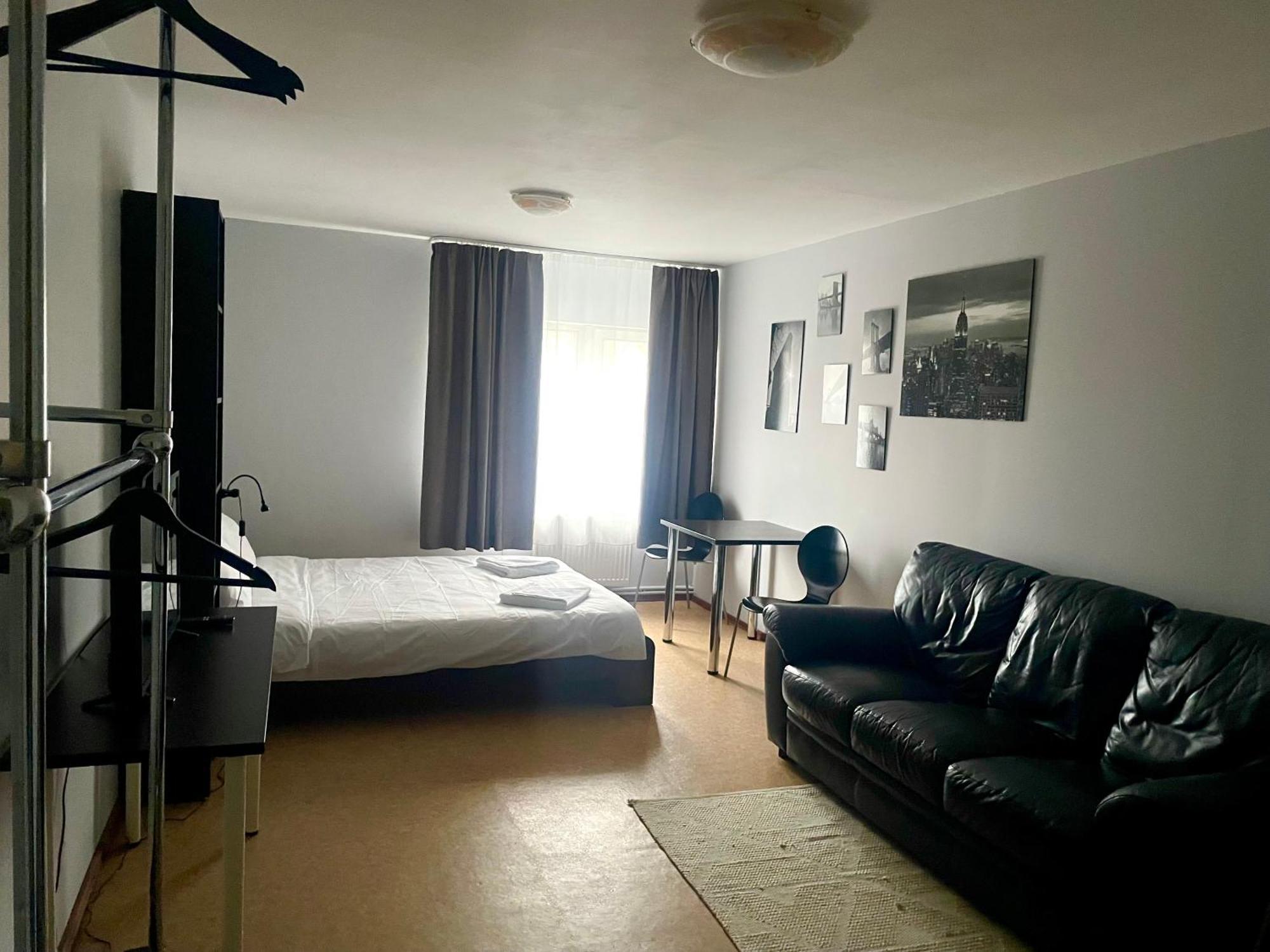 Central Hostel يلغافا المظهر الخارجي الصورة