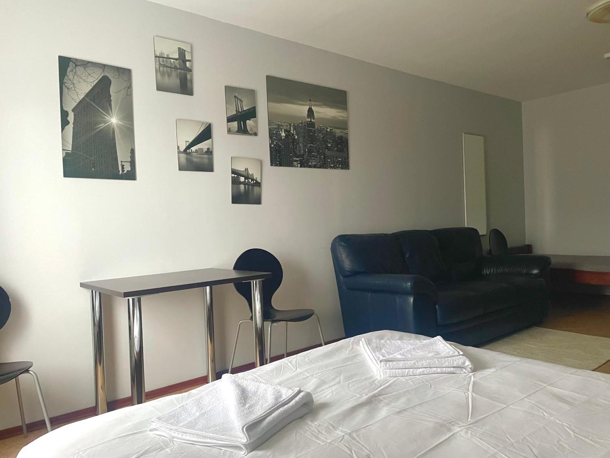 Central Hostel يلغافا المظهر الخارجي الصورة